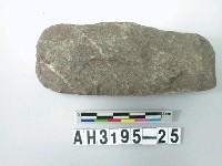 藏品(中長條形舌刃打製石斧)的圖片